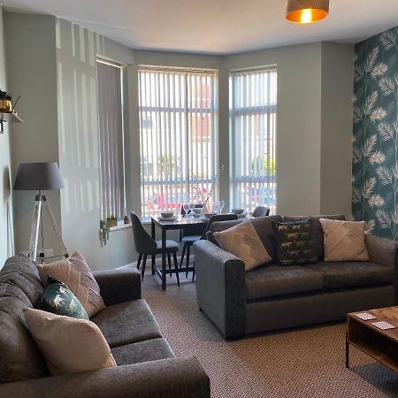Blackpool Sleepover Apartment 1 Free Parking Sleeps 6 Exteriör bild