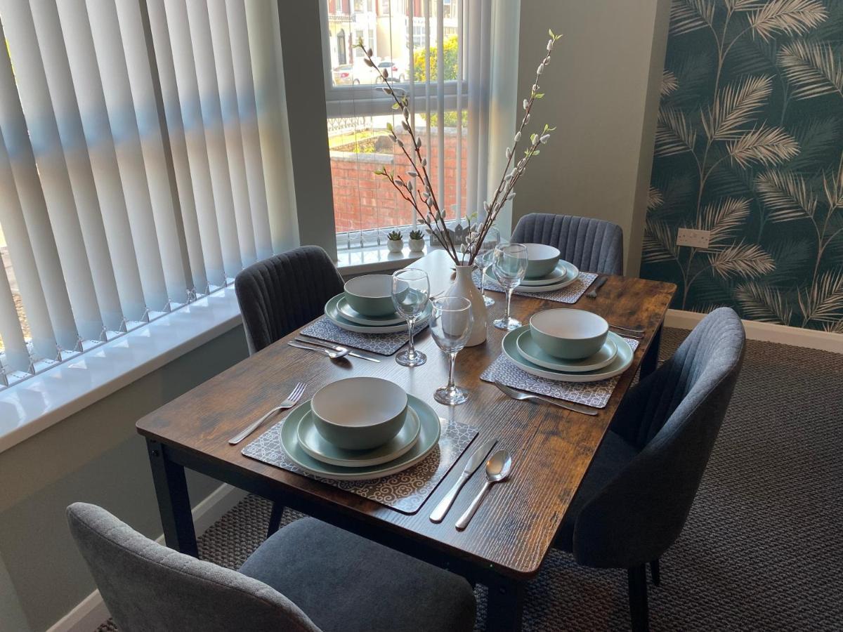 Blackpool Sleepover Apartment 1 Free Parking Sleeps 6 Exteriör bild